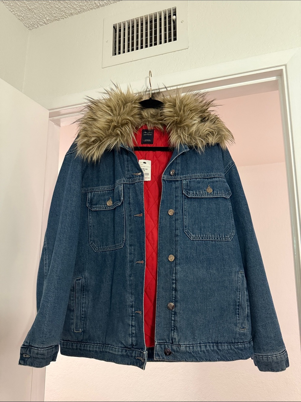 Denim BNWT Women’s Jean Jacket with Quilted Red Lining Size XL